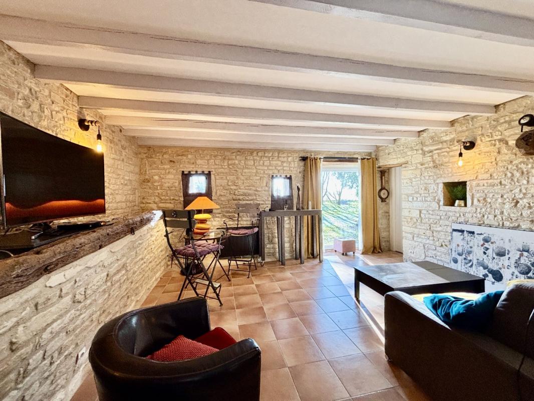 6 bedroom maison in Saint Fraigne, Charente, France