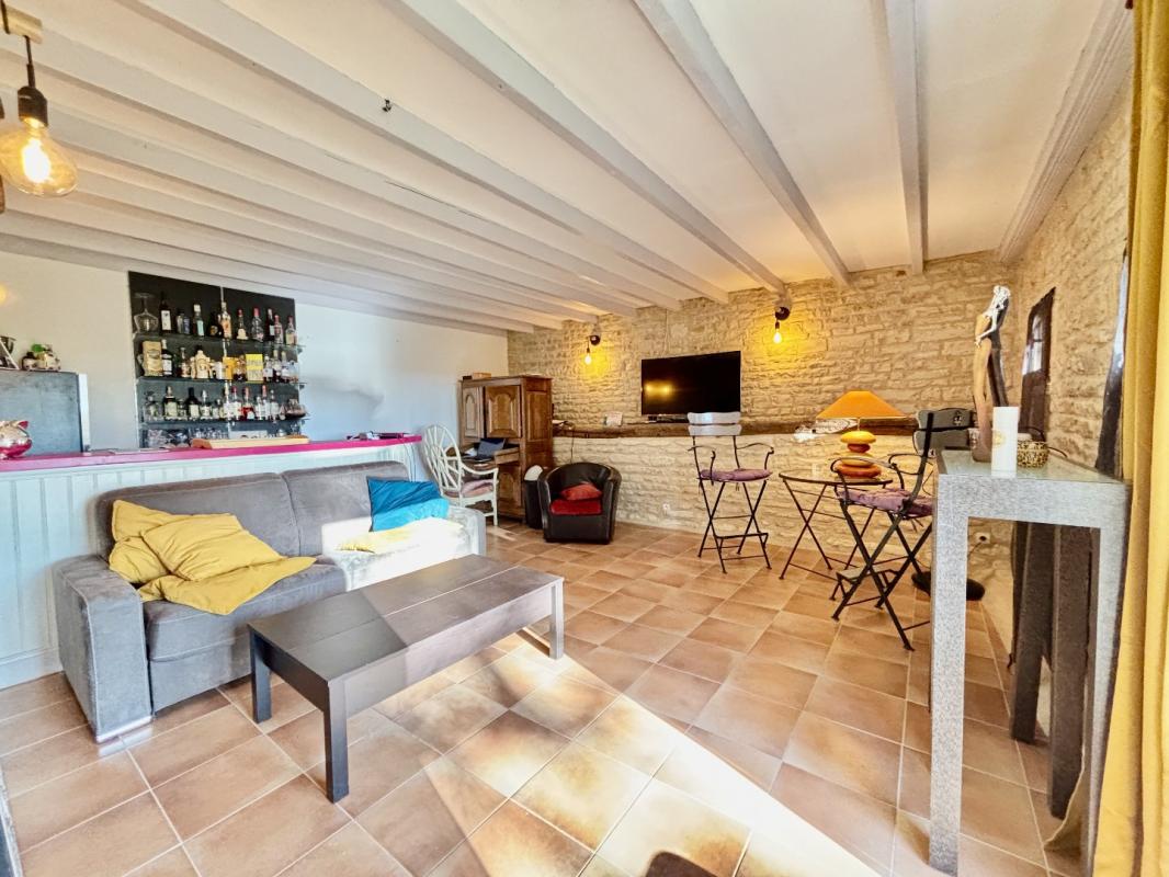 6 bedroom maison in Saint Fraigne, Charente, France