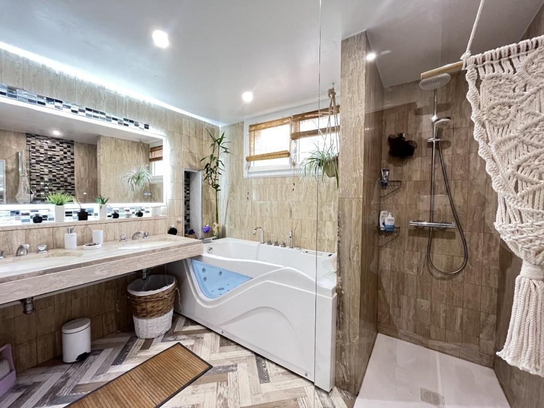 5 bedroom maison in Montolieu, Aude, France