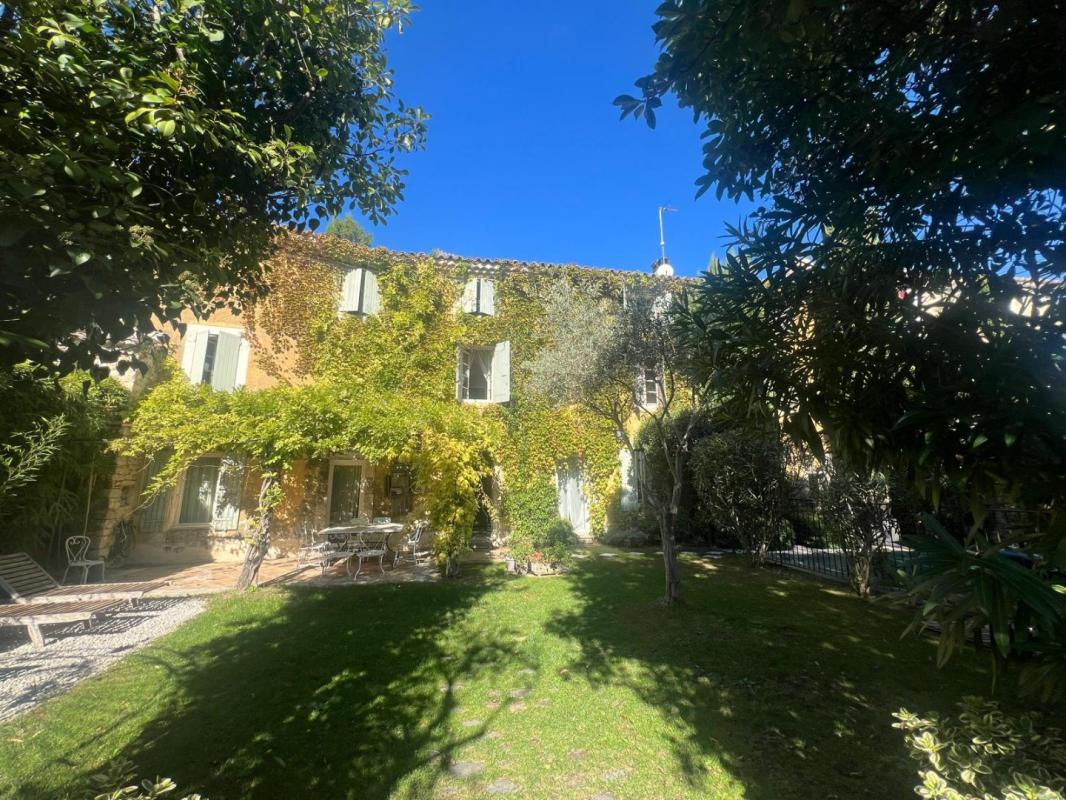 6 bedroom maison de village in Saint Didier, Vaucluse, France