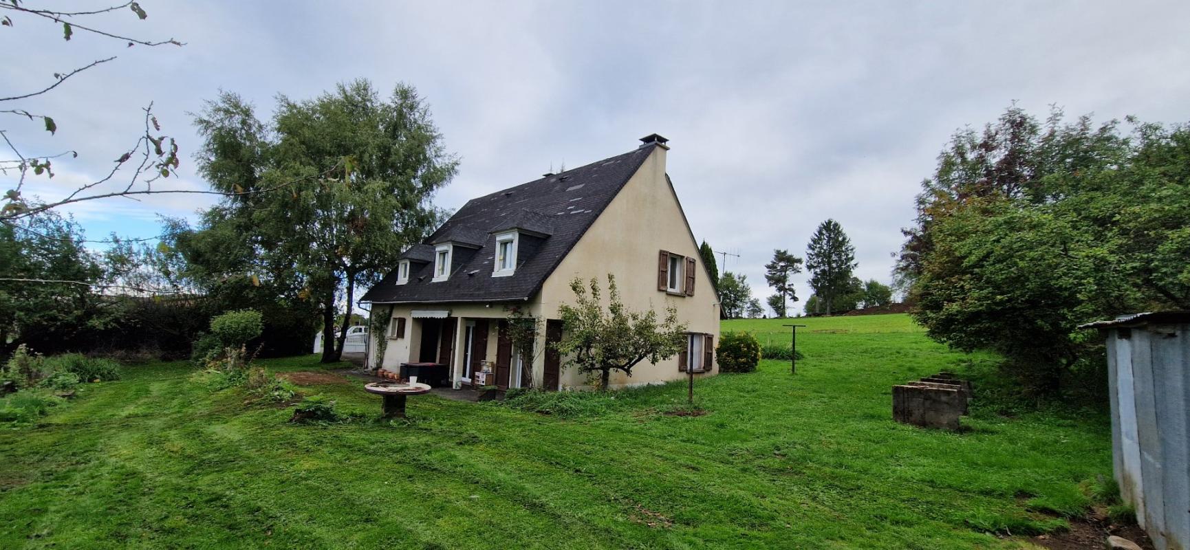 3 bedroom maison in Besse, Cantal, France