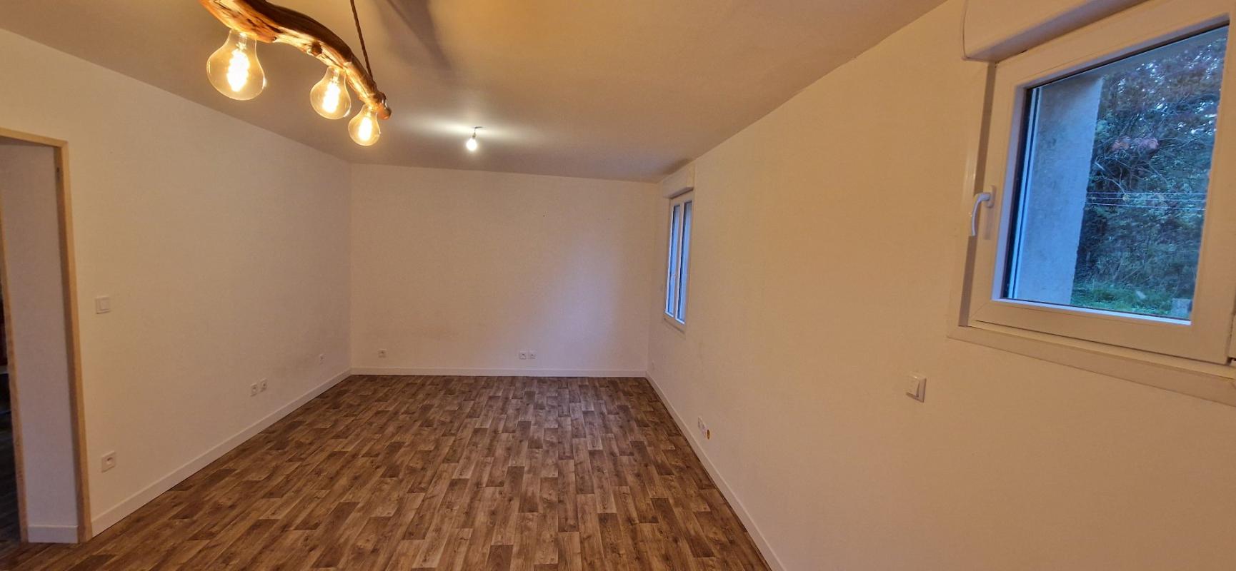 3 bedroom maison in Besse, Cantal, France