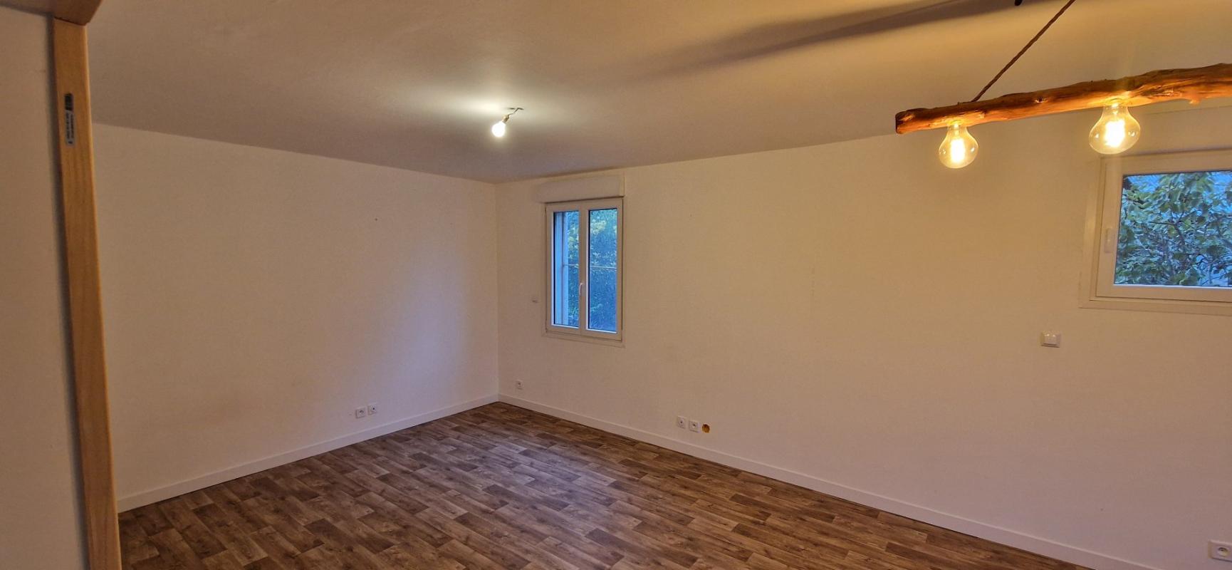 3 bedroom maison in Besse, Cantal, France