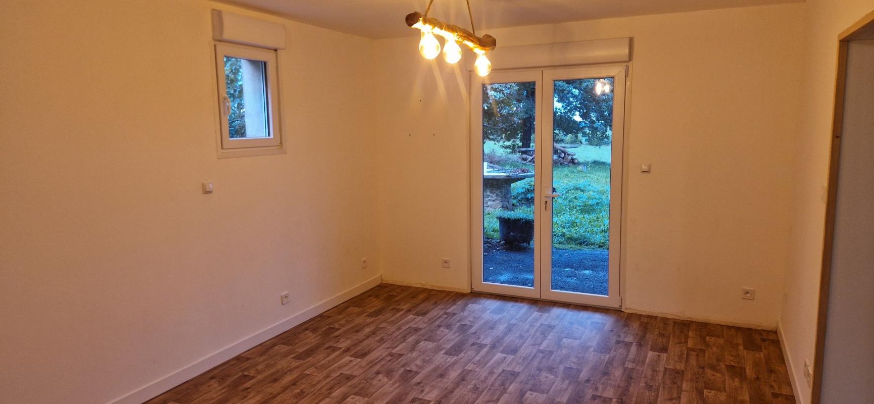 3 bedroom maison in Besse, Cantal, France