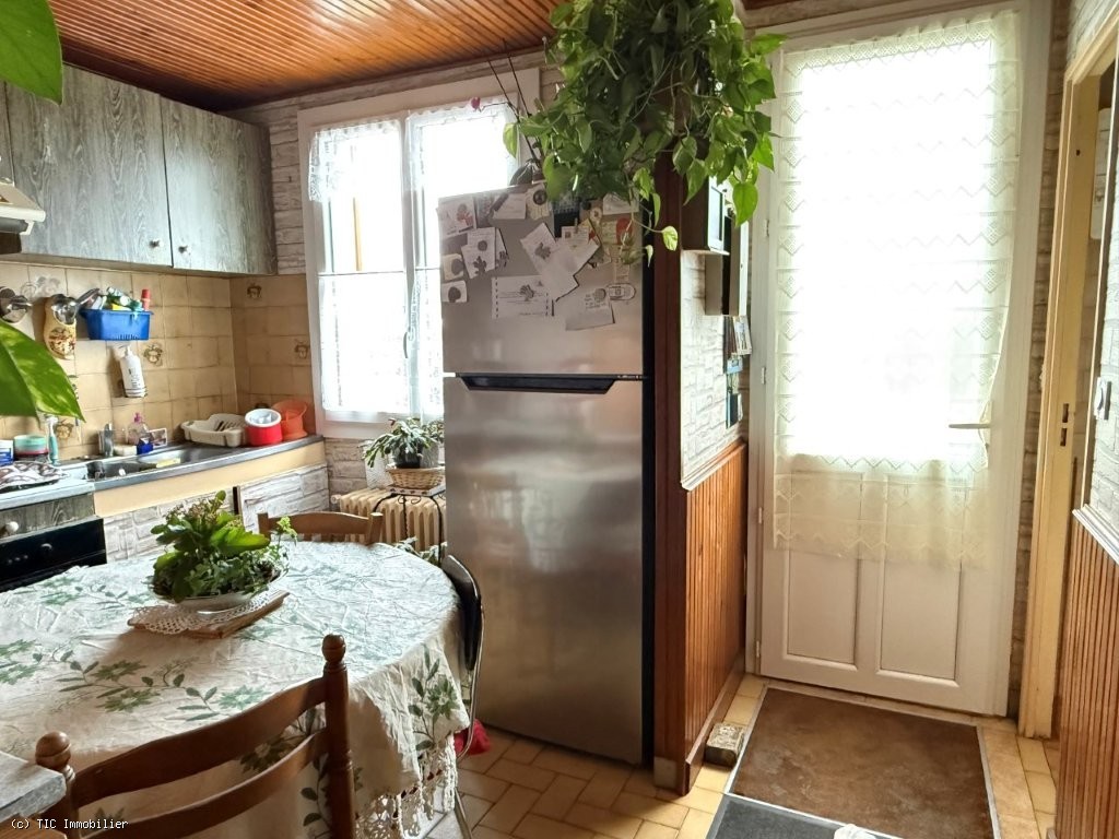 3 bedroom House in Ruffec, France – r7414