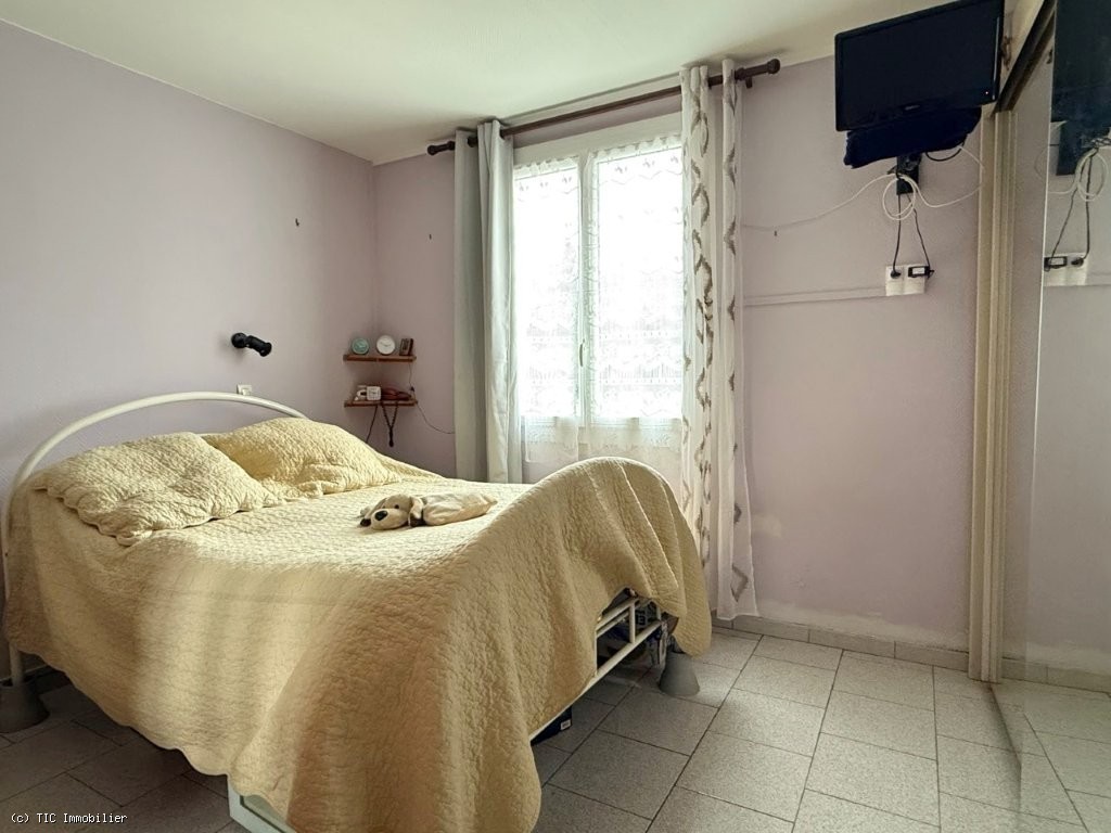 3 bedroom House in Ruffec, France – r7414