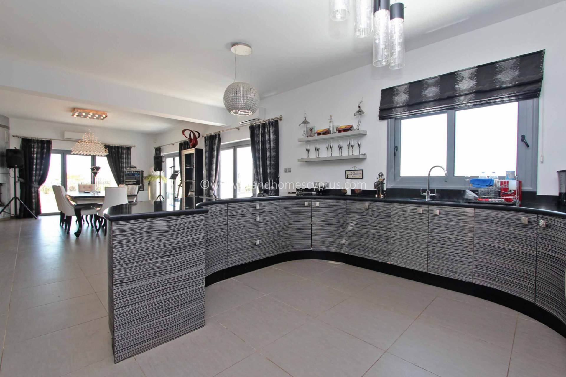 4 bedroom Detached in Kokkines, Famagusta, Cyprus – KoK109
