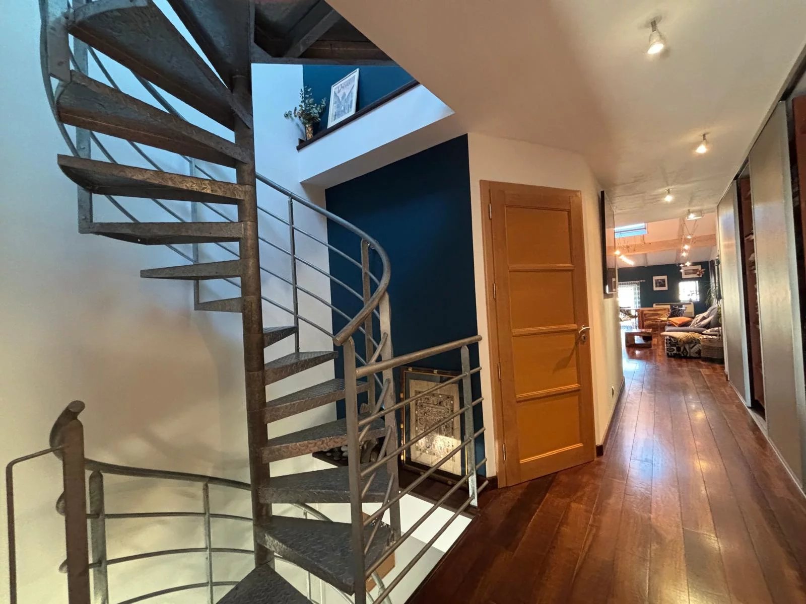 Stunning loft-style house in vibrant village, Aquitaine – France – BVI84008