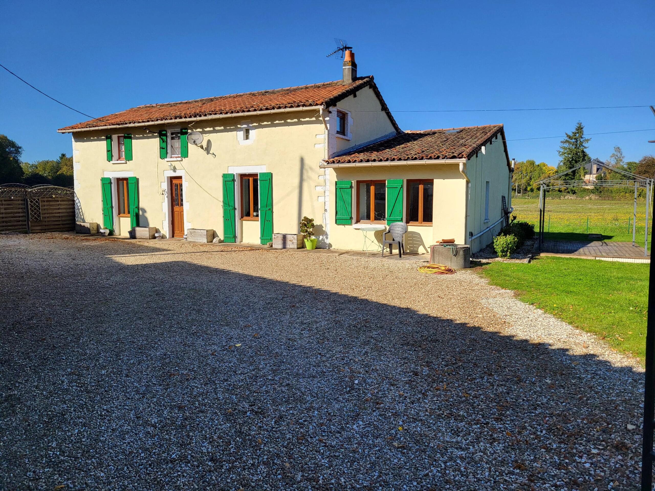 Delightful 4 bedroom village house with in-ground pool, Poitou-Charentes – France – BVI79970