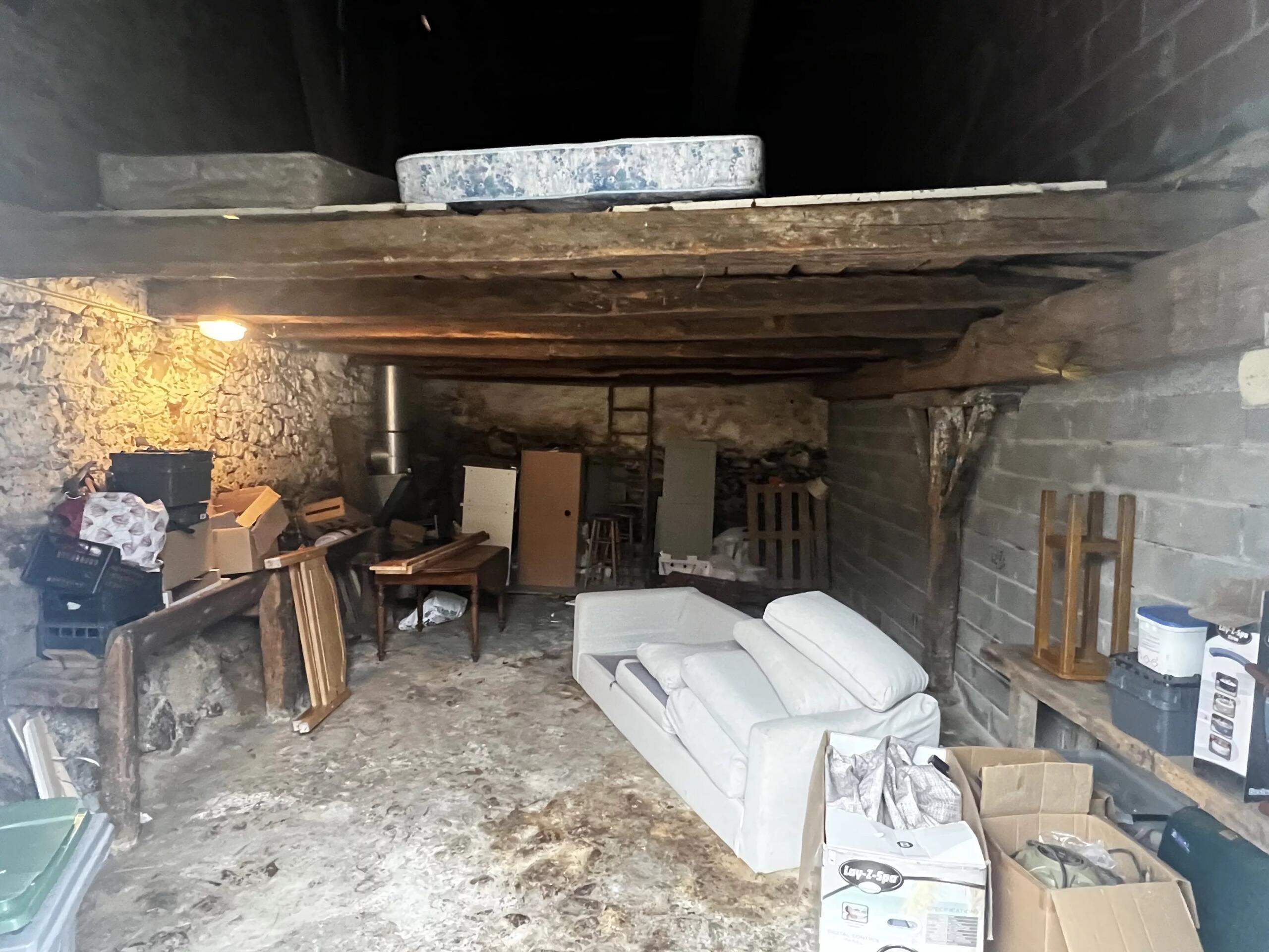 Barn for storage or renovation !, Limousin – France – BVI84052