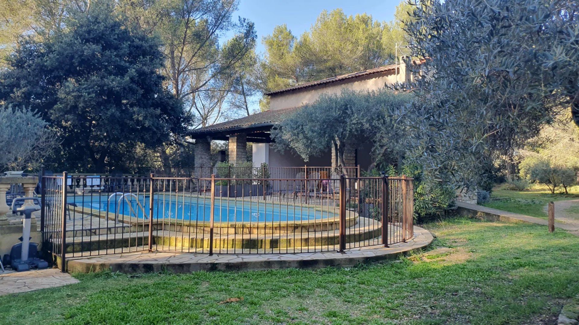 Exceptional Property with Gîtes and Outbuildings in Grans, Provence-Alpes-Côte d’Azur – France – BVI83609
