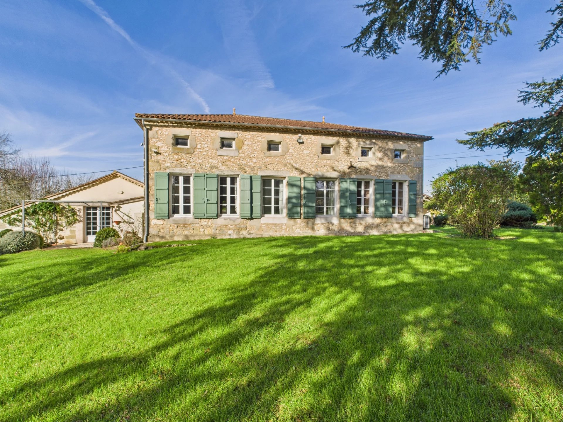 Fabulous Farmhouse with Pool and Outbuildings Offering Potential, Aquitaine – France – BVI82592
