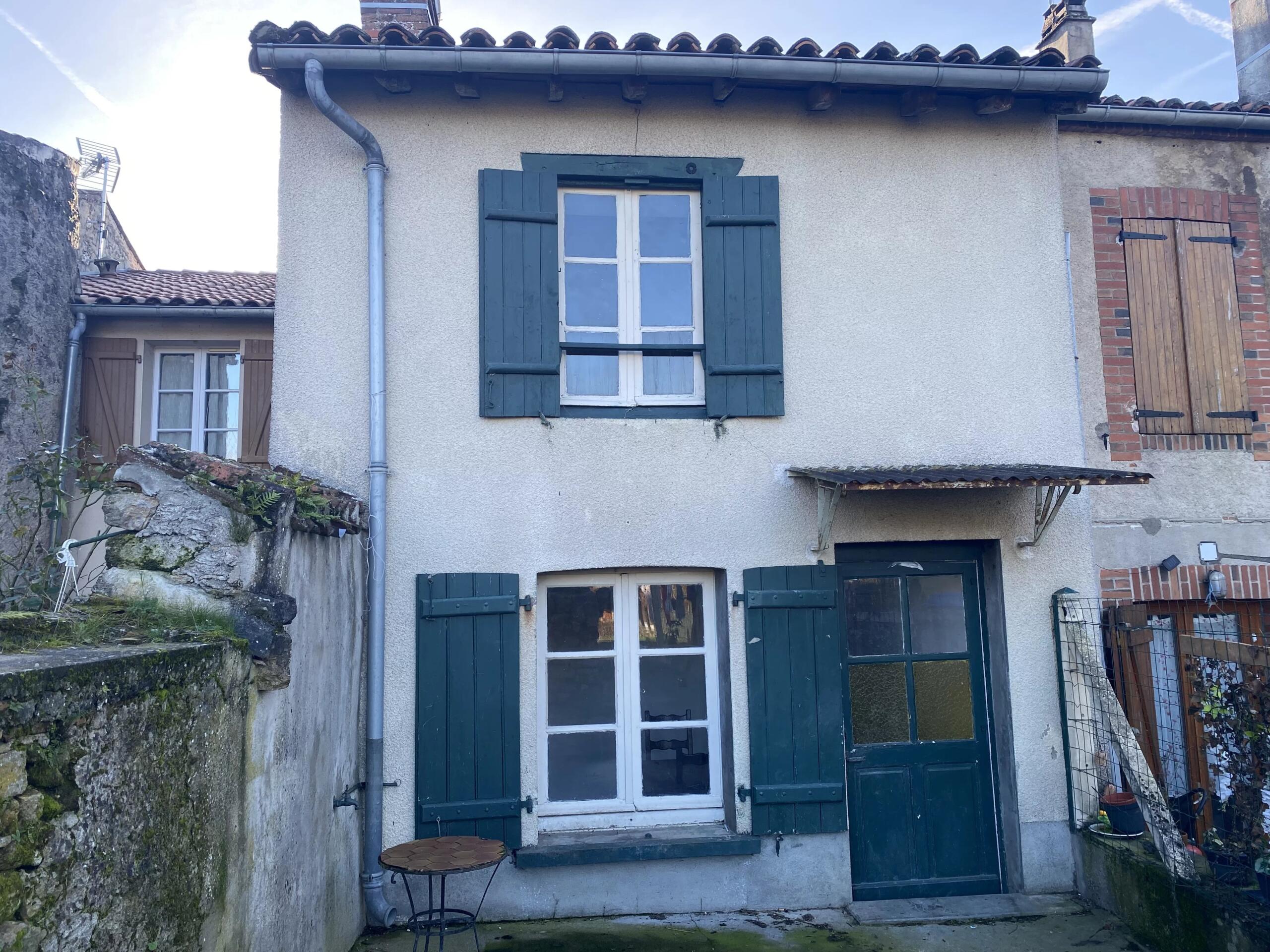 Townhouse with garden, close to shops and services, Limousin – France – BVI83715