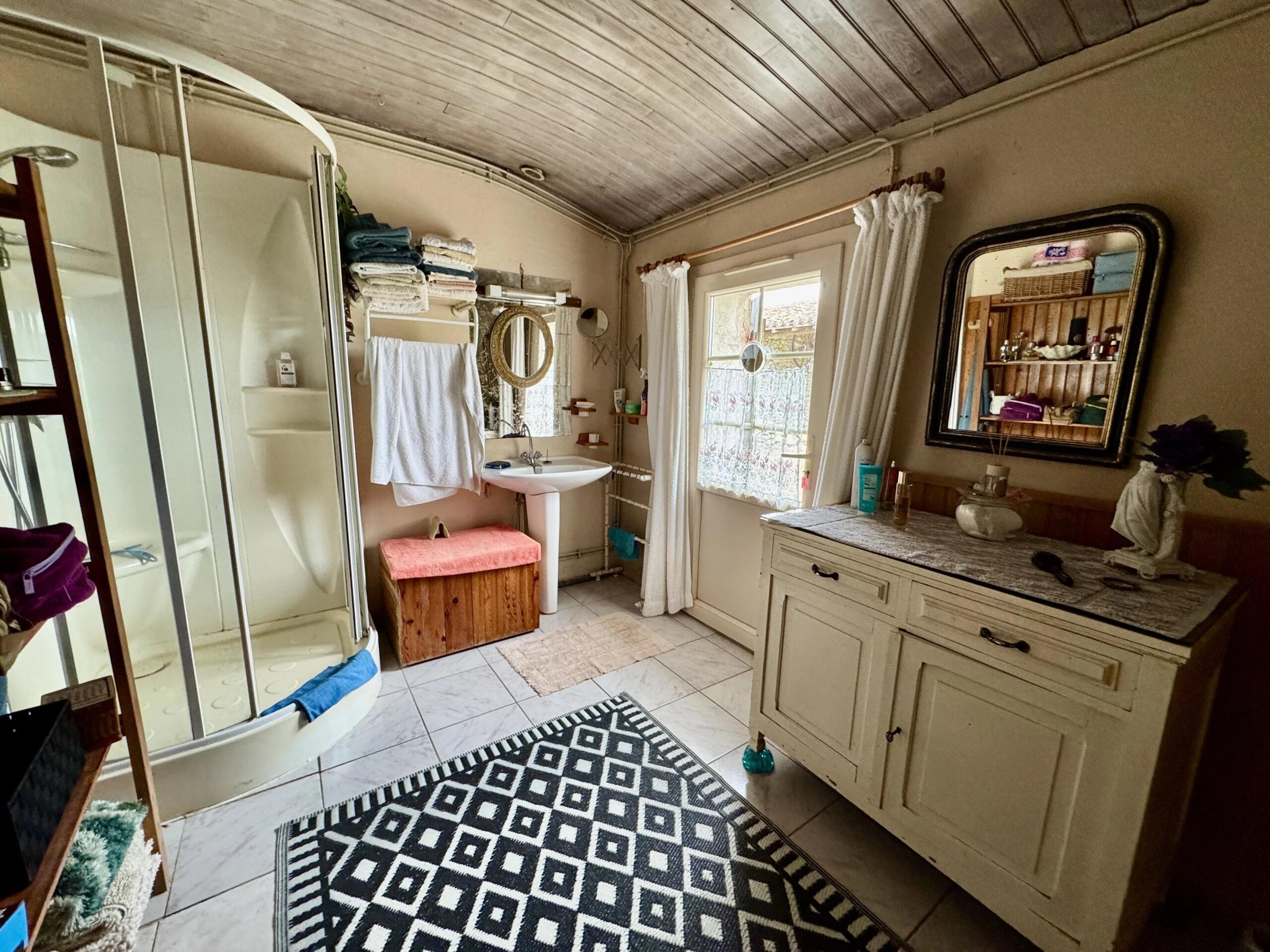 2-bed stone cottage close to amenities, Aquitaine – France – BVI82859