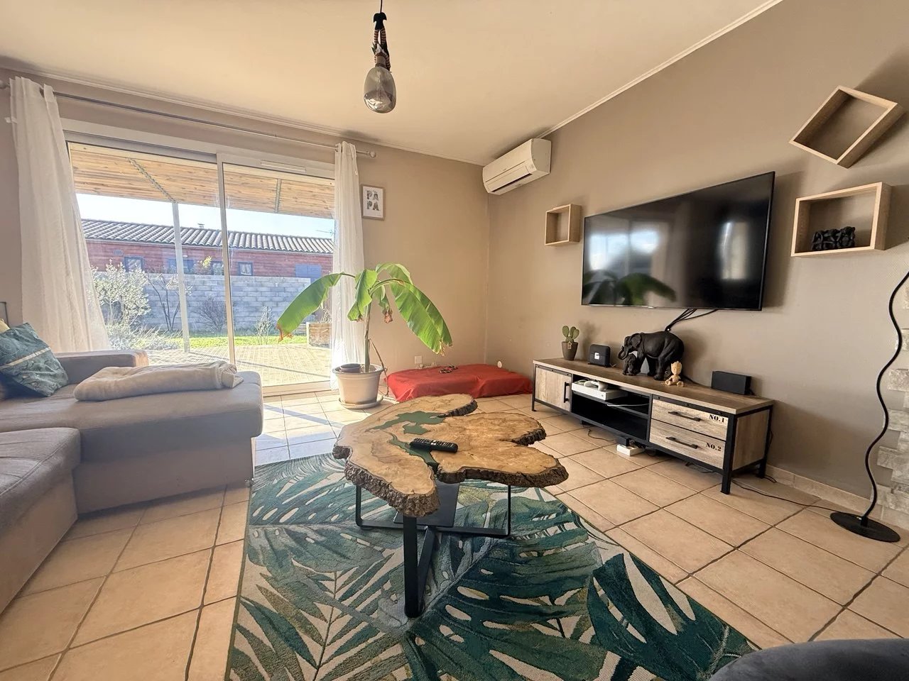 Single-story house with garage and land – near Carcassonne – perfect for holidays or main residence, Languedoc-Roussillon – France – BVI83965