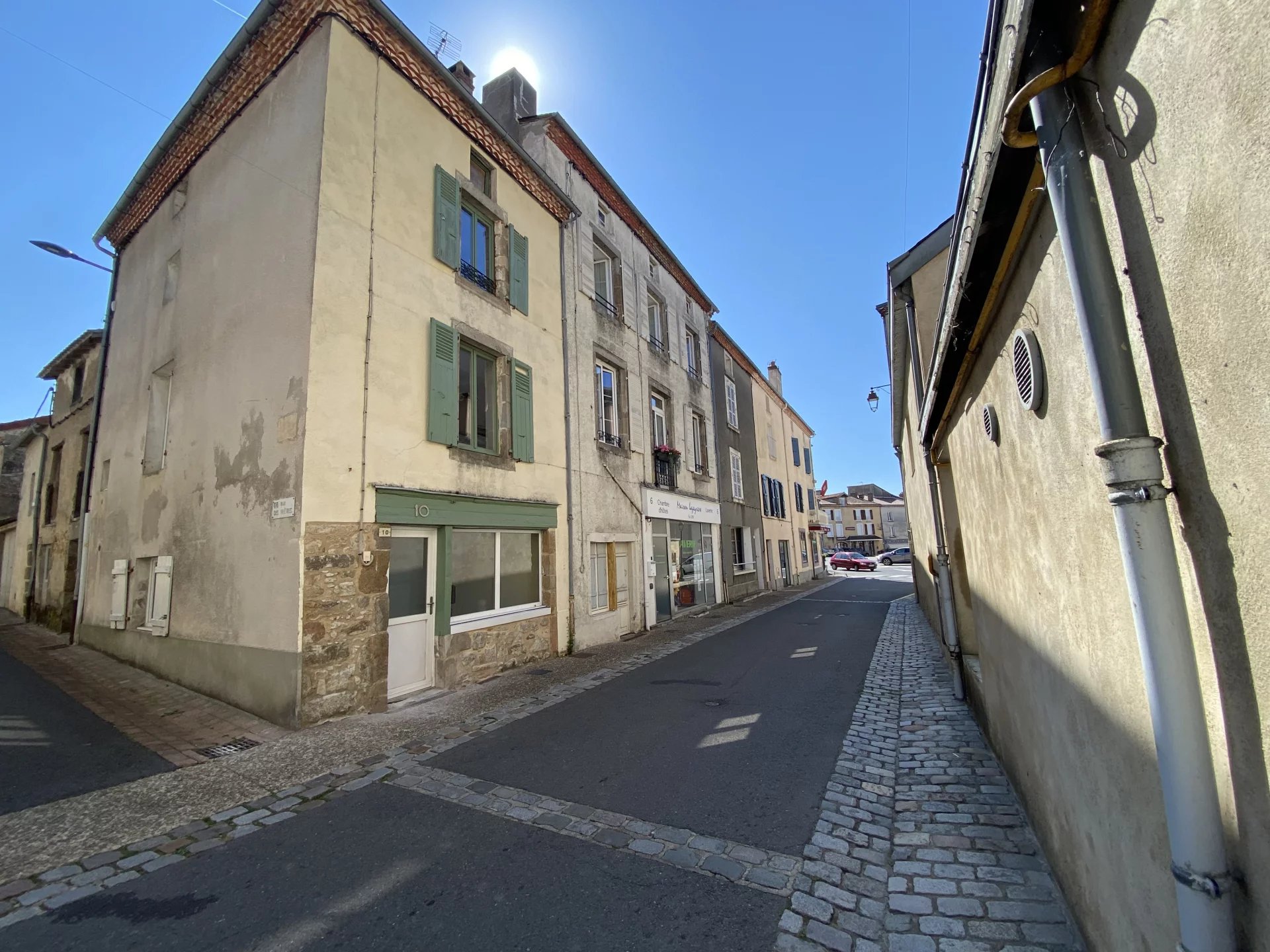 Lovely townhouse in the centre of Le Dorat, walking distance from the shops, Limousin – France – BVI82480