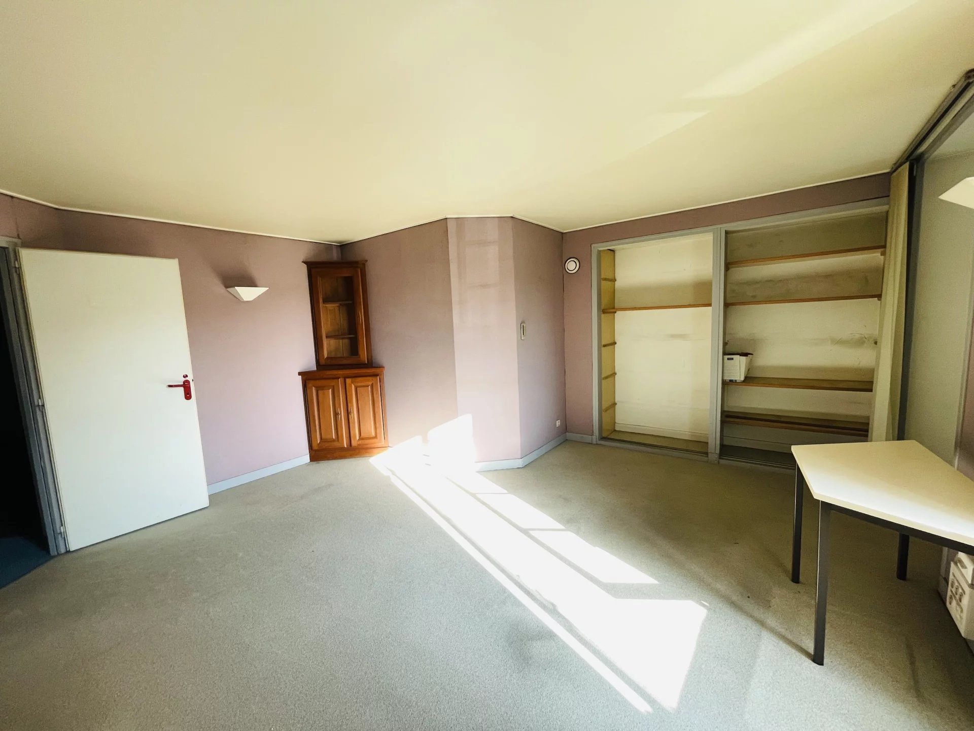 Town house with Commerical Premises, Poitou-Charentes – France – BVI76958