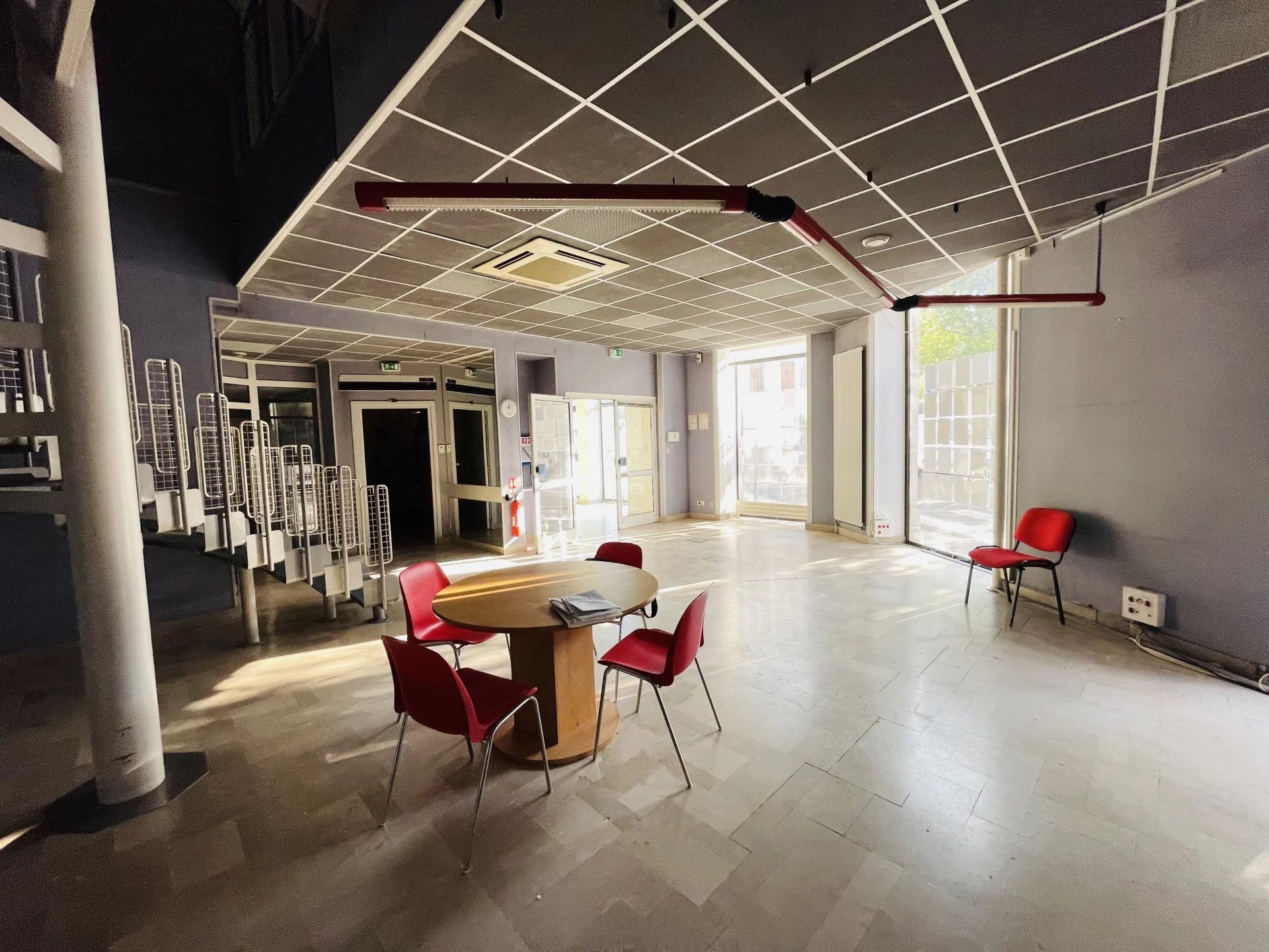 Town house with Commerical Premises, Poitou-Charentes – France – BVI76958