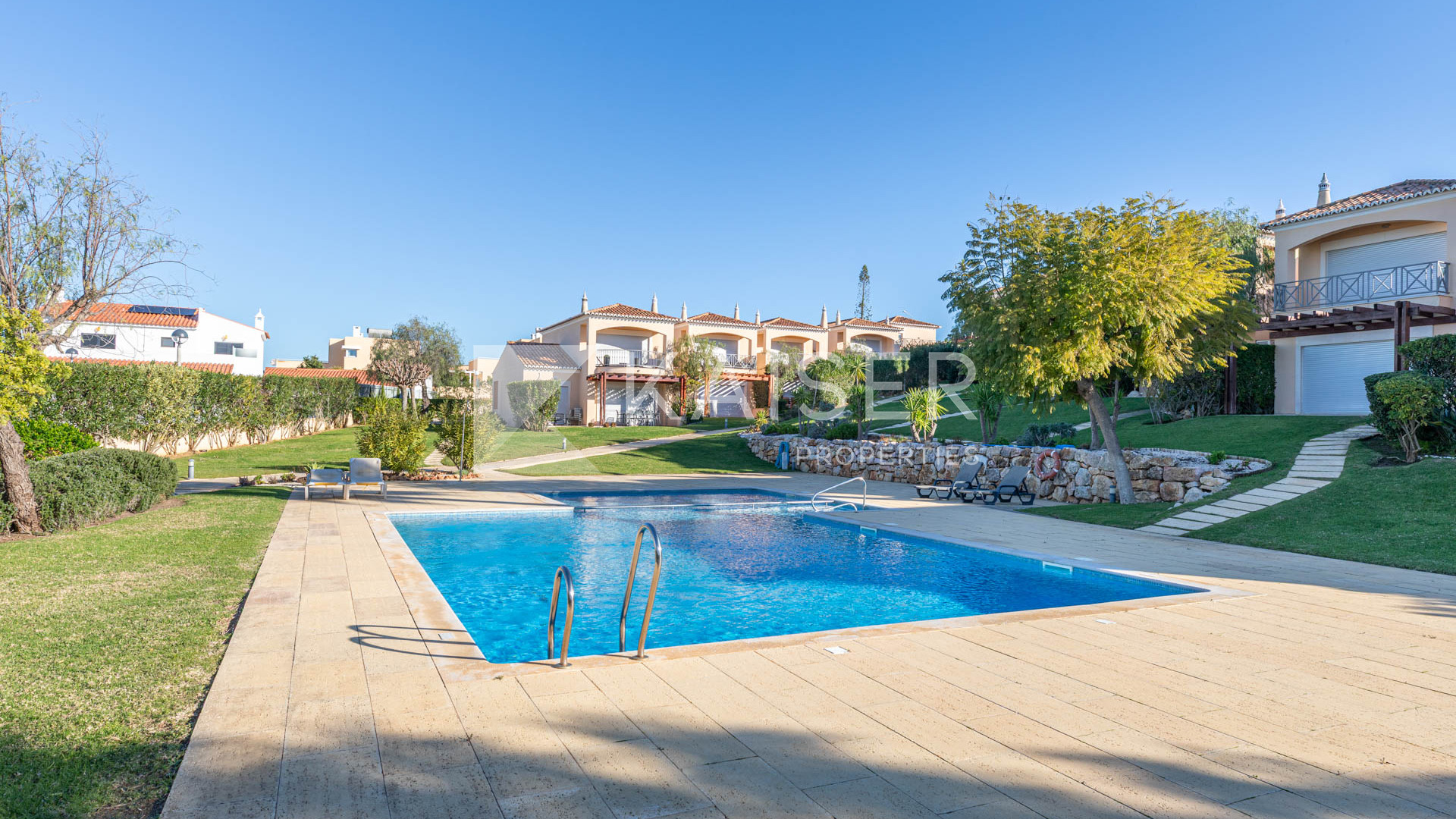 2 bedroom Townhouse house in Albufeira, Portugal – KP1320