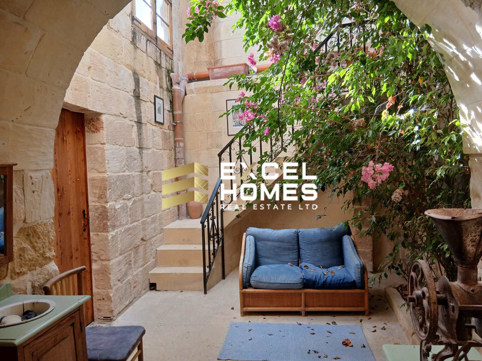 2 bedroom Farmhouse in Xaghra, Malta – 65771