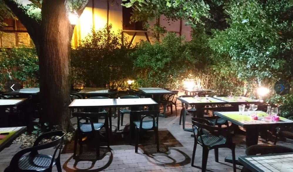 creperie/pizzeria in Saint Cere, Lot, France