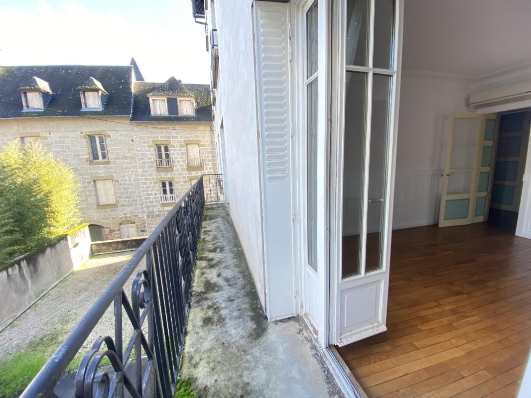 2 bedroom appartement bourgeois in Brive La Gaillarde, Corrèze, France
