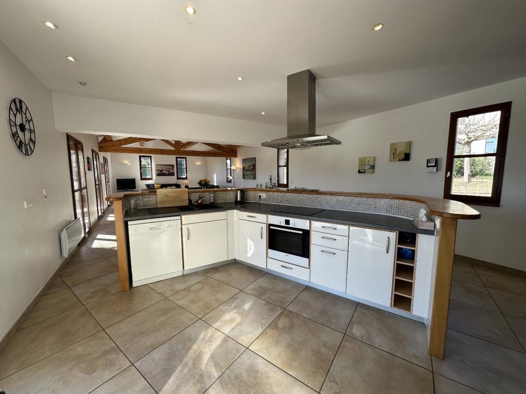 6 bedroom villa in Montouliers, Hérault, France