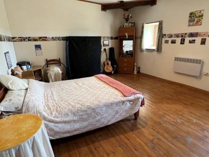 7 bedroom maison in Pioussay, Deux-Sèvres, France