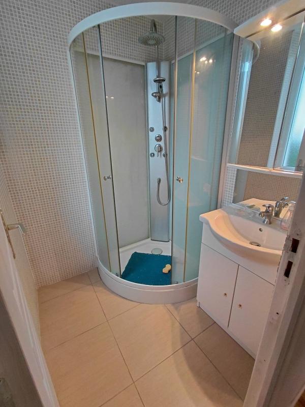 4 bedroom maison in Pleaux, Cantal, France