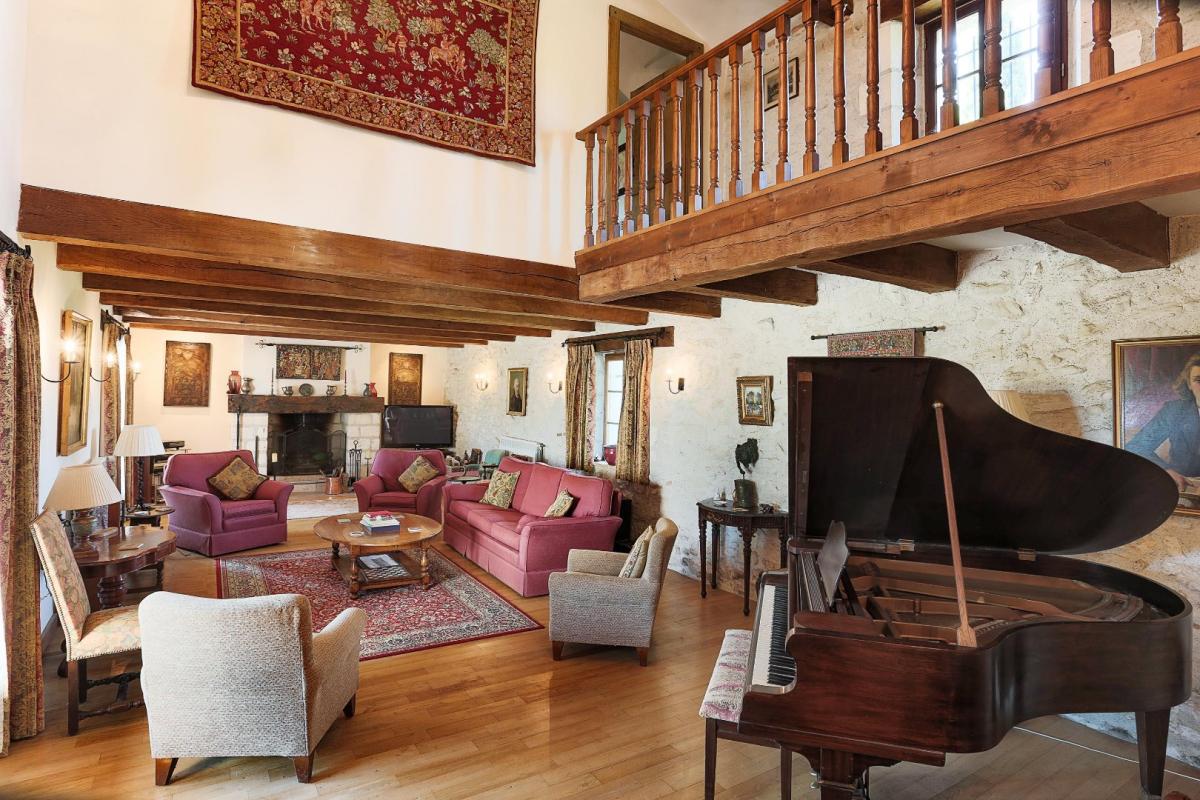 6 bedroom maison en pierres in Castelnau De Montmiral, Tarn, France