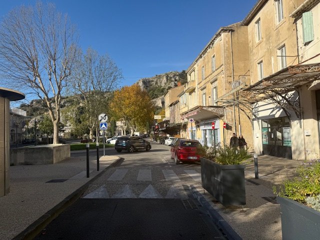 local commercial in Cavaillon, Vaucluse, France