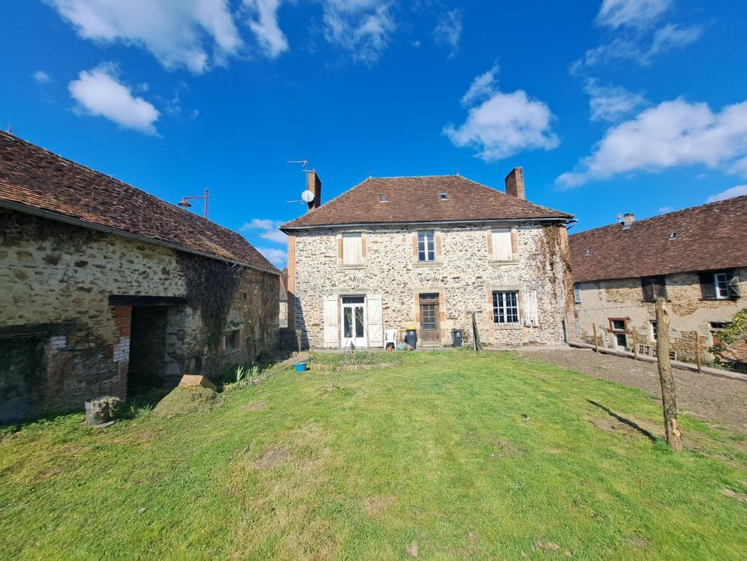 5 bedroom maison de village in Benayes, Corrèze, France