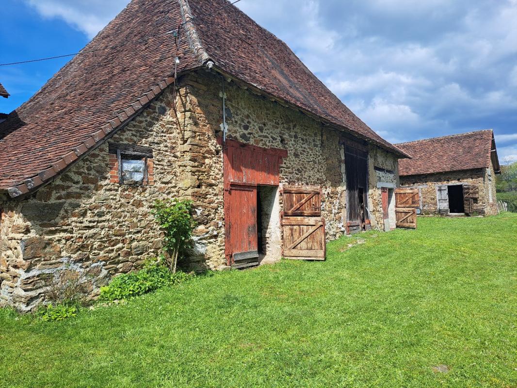 4 bedroom maison de village in Saint Pardoux Corbier, Corrèze, France