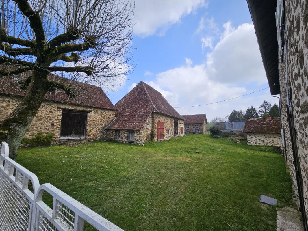 4 bedroom maison de village in Saint Pardoux Corbier, Corrèze, France