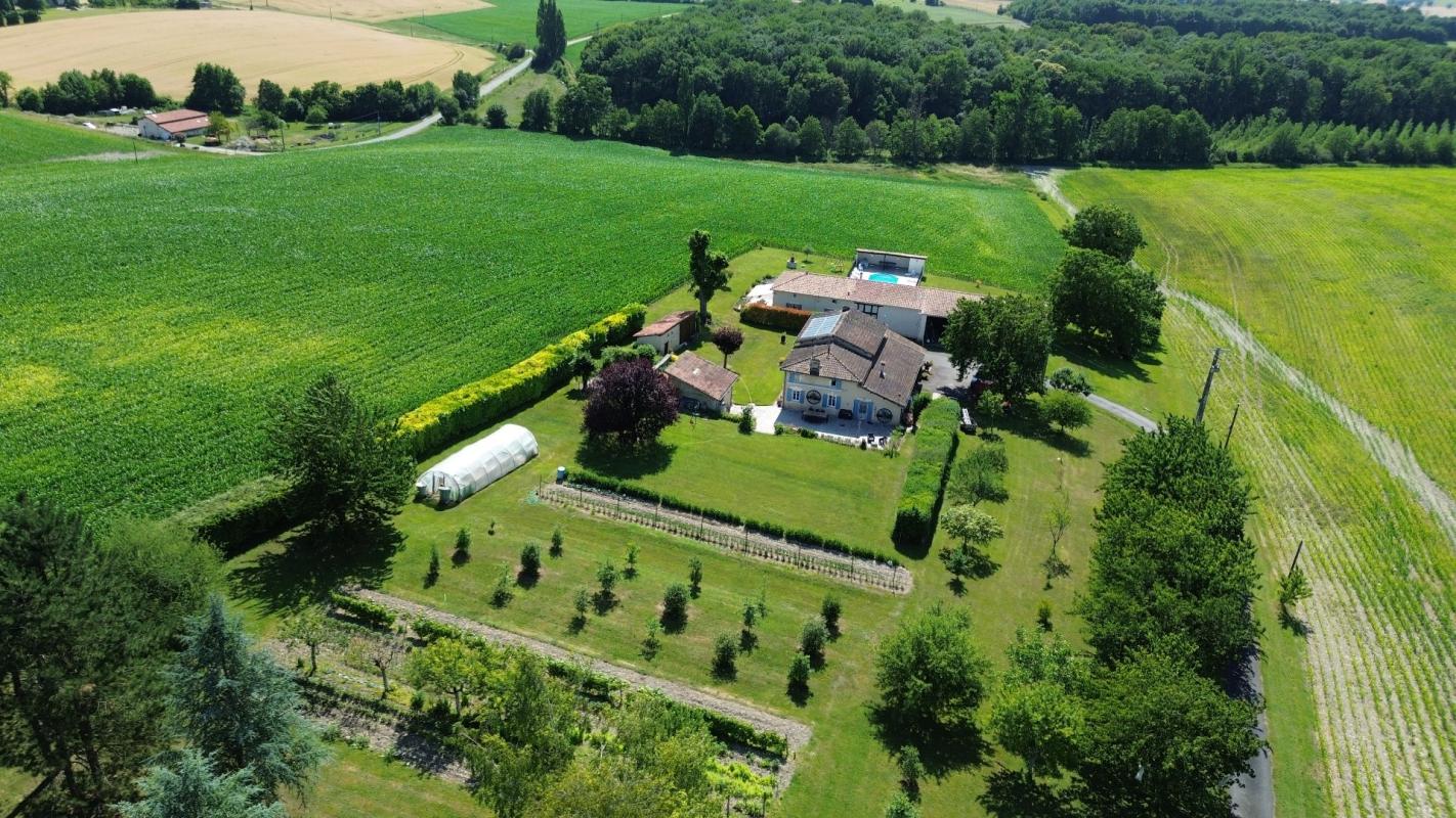8 bedroom maison in Berneuil, Charente, France