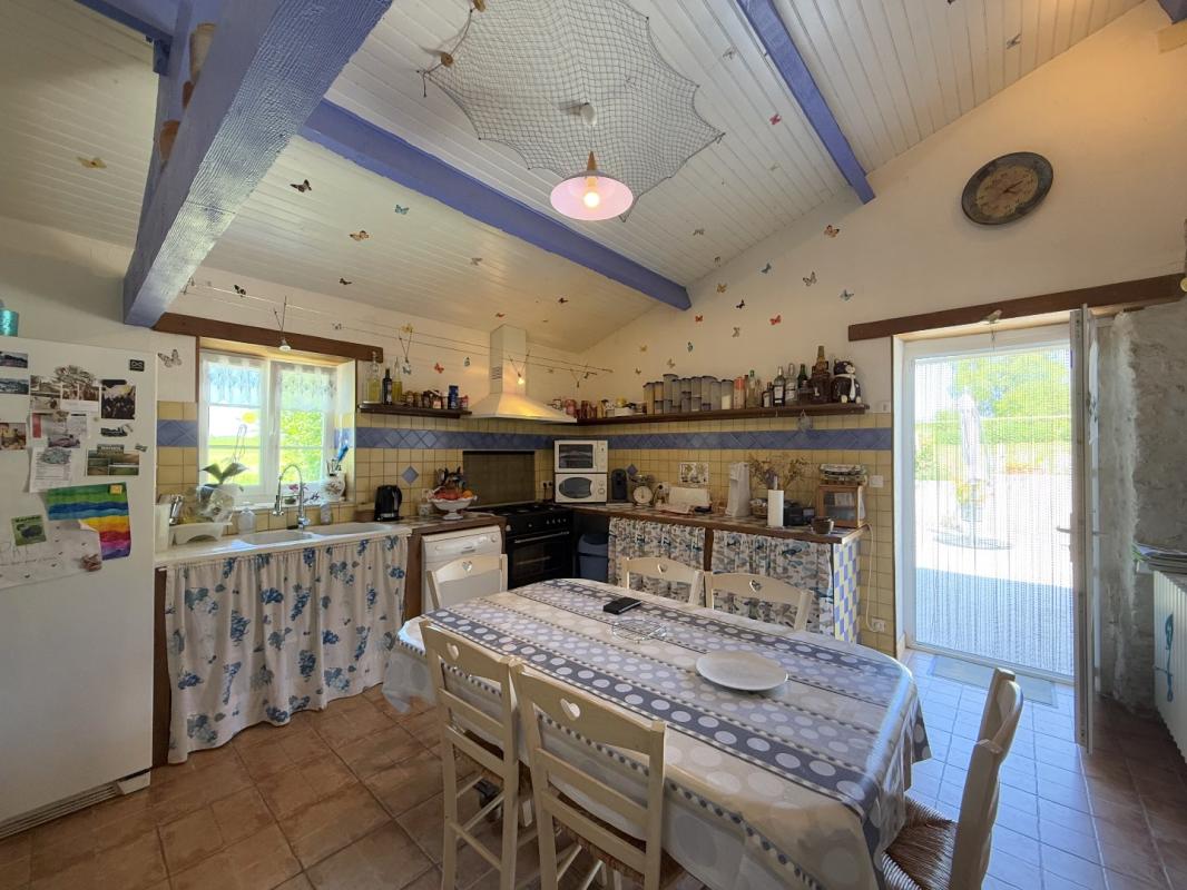 8 bedroom maison in Berneuil, Charente, France