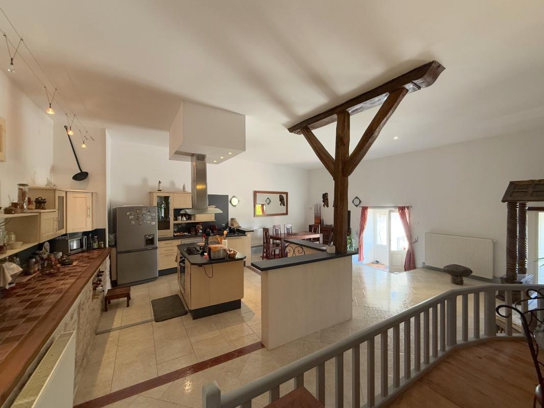 5 bedroom maison in Vouzan, Charente, France