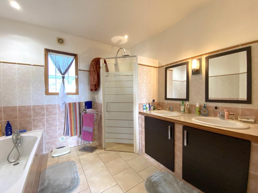 5 bedroom maison in Mareuil, Dordogne, France