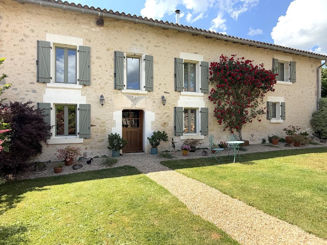 4 bedroom maison in Leguillac De Cercles, Dordogne, France