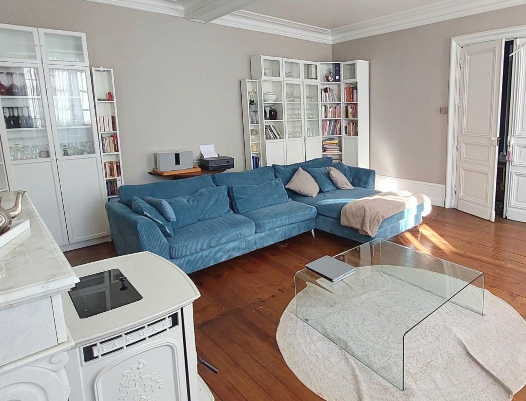 6 bedroom maison de maitre in Saint Porchaire, Charente-Maritime, France