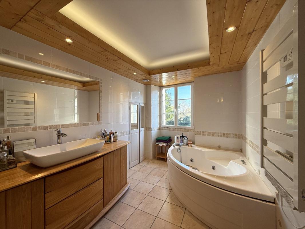 9 bedroom chateau in Charras, Charente, France