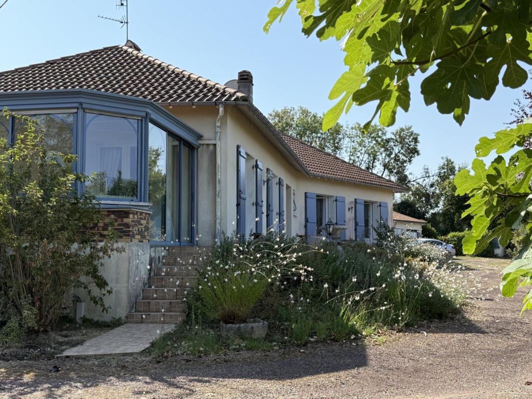 3 bedroom maison in Riberac, Dordogne, France