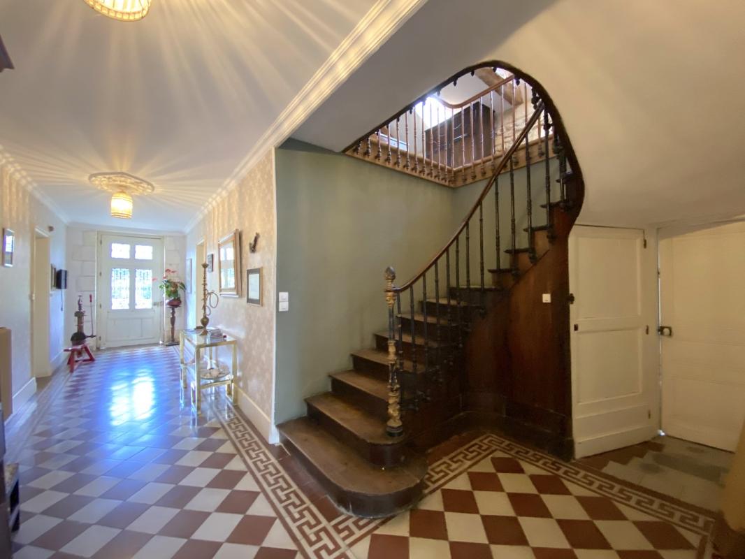 5 bedroom maison situee en campagne in Aubeterre Sur Dronne, Charente, France