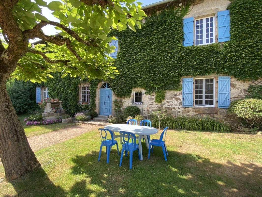 4 bedroom manoir in Busserolles, Dordogne, France