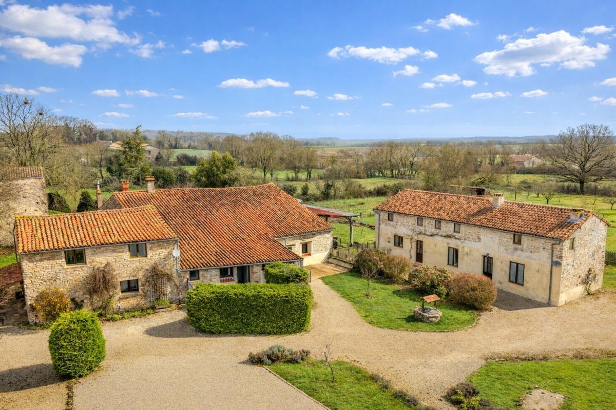 12 bedroom gite in Villefagnan, Charente, France