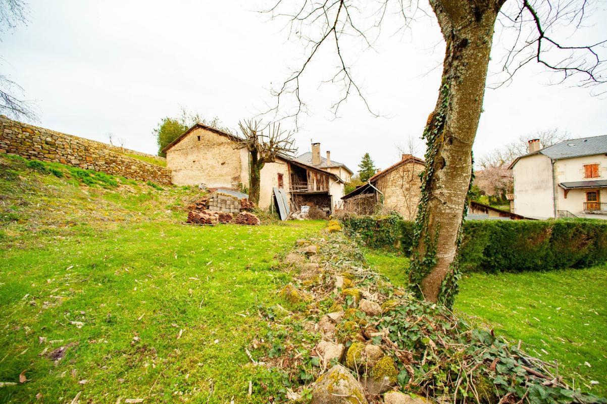 6 bedroom corps de ferme in Latronquiere, Lot, France