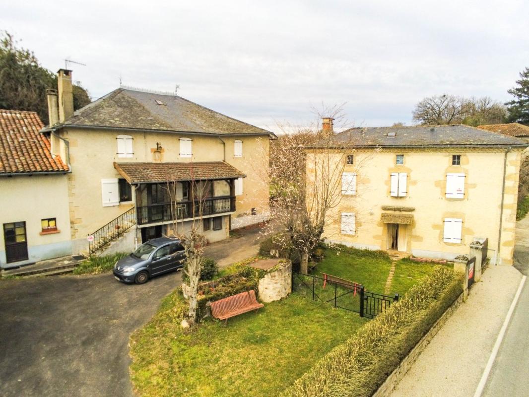 6 bedroom corps de ferme in Latronquiere, Lot, France