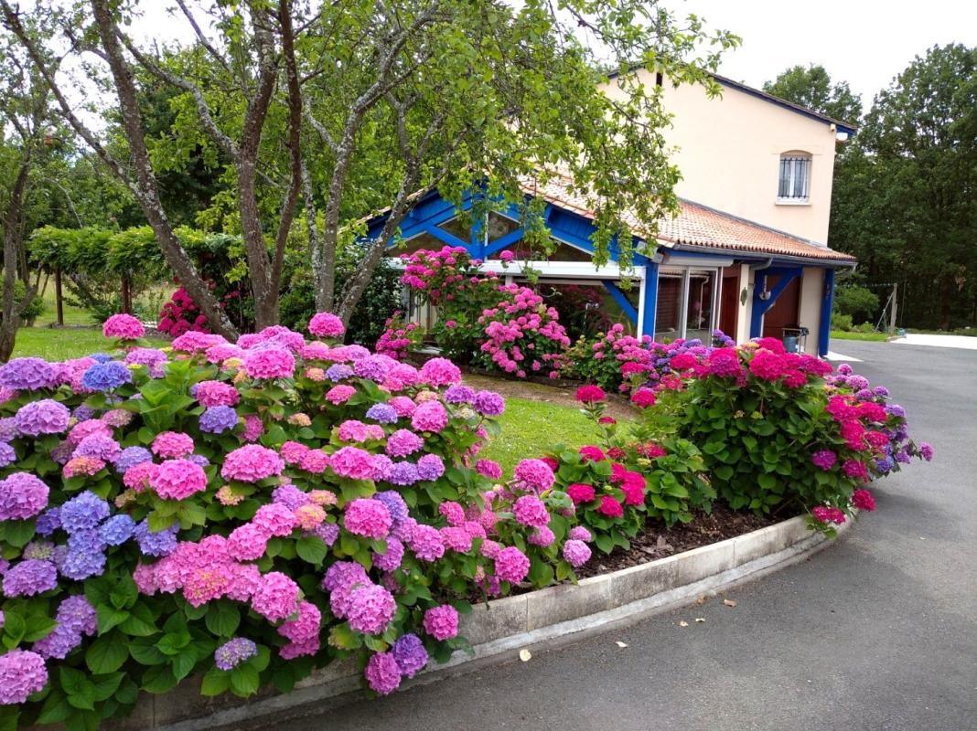 4 bedroom maison in Saint Laurent Sur Manoire, Dordogne, France