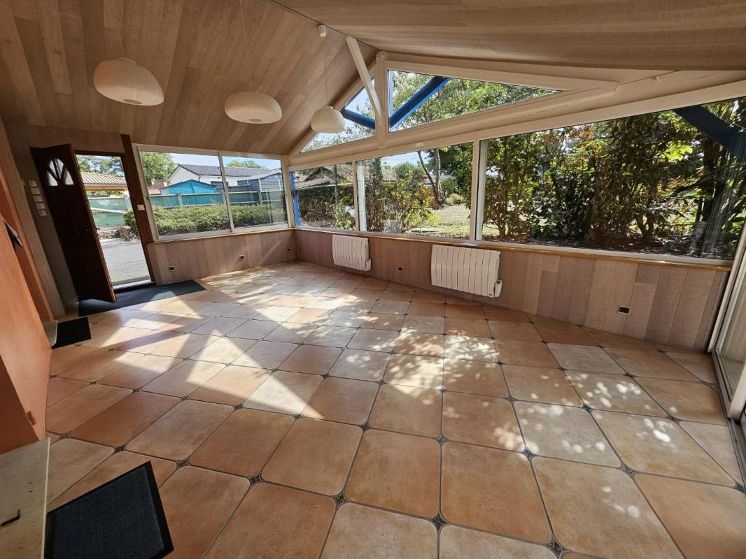 4 bedroom maison in Saint Laurent Sur Manoire, Dordogne, France