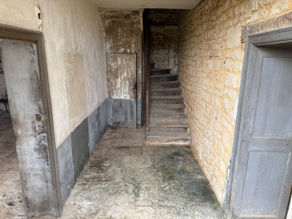 4 bedroom House in Ruffec, France – r7417